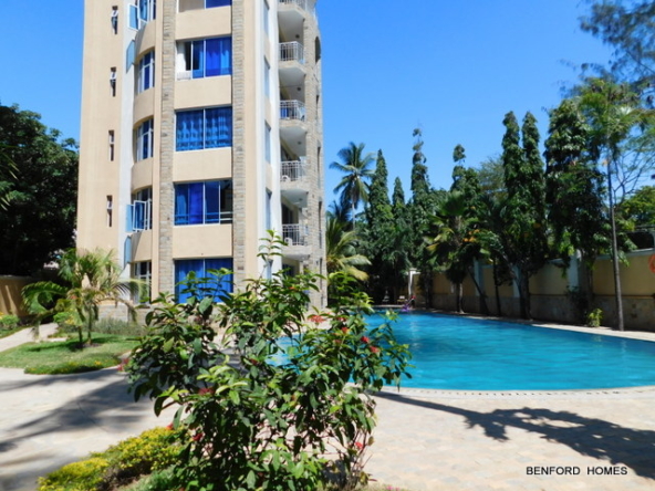 Executive 2 bedroom fully furnished beachside apartment on an imposing building| Benford Homes Listings