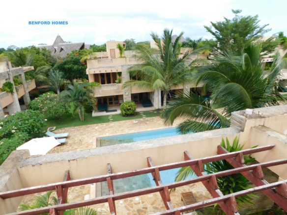 Fully air-conditioned, each villa comprises two en-suite bedrooms plus a downstairs cloakroom| Benford Homes Listings