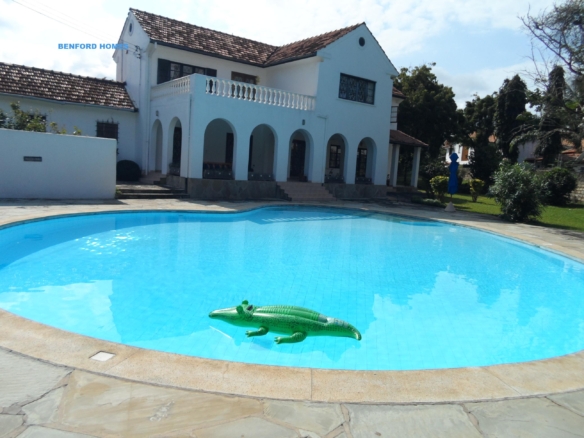 5 bedroom executive holiday home with beach access| Benford Homes Listings