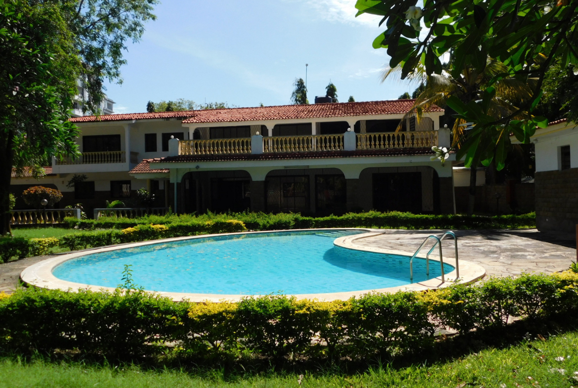 Mansion house and Marseille shape swimming pool | Benford Homes Apartments for sale in Nyali