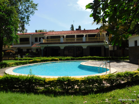 Mansion house and Marseille shape swimming pool | Benford Homes Apartments for sale in Nyali
